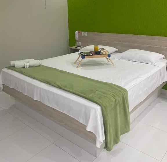 בית מלון כפרי E Pousada Isis