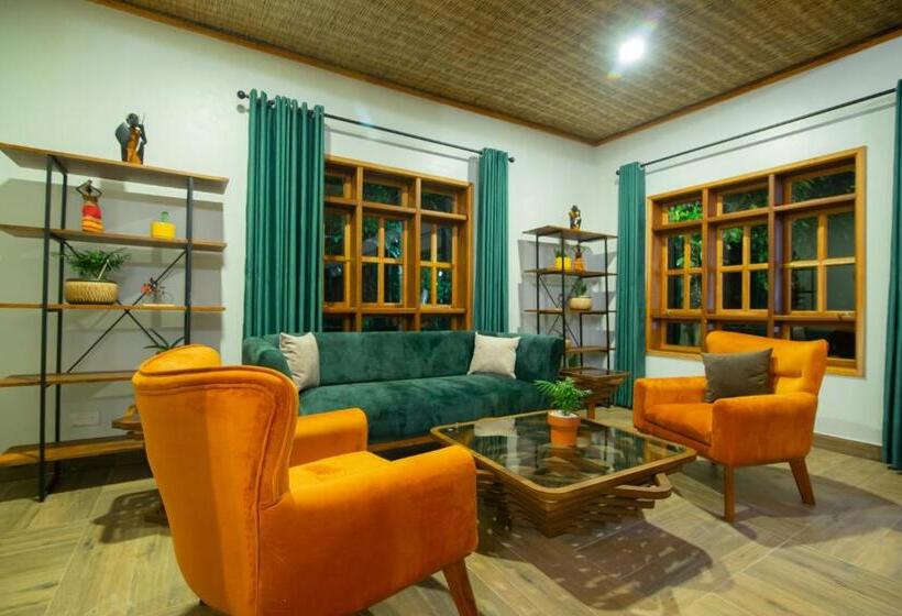 هتل Gorilla Leisure Lodge