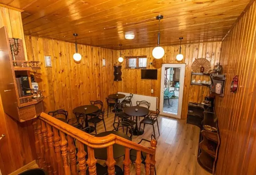 هتل Old Tbilisi 5 Rooms