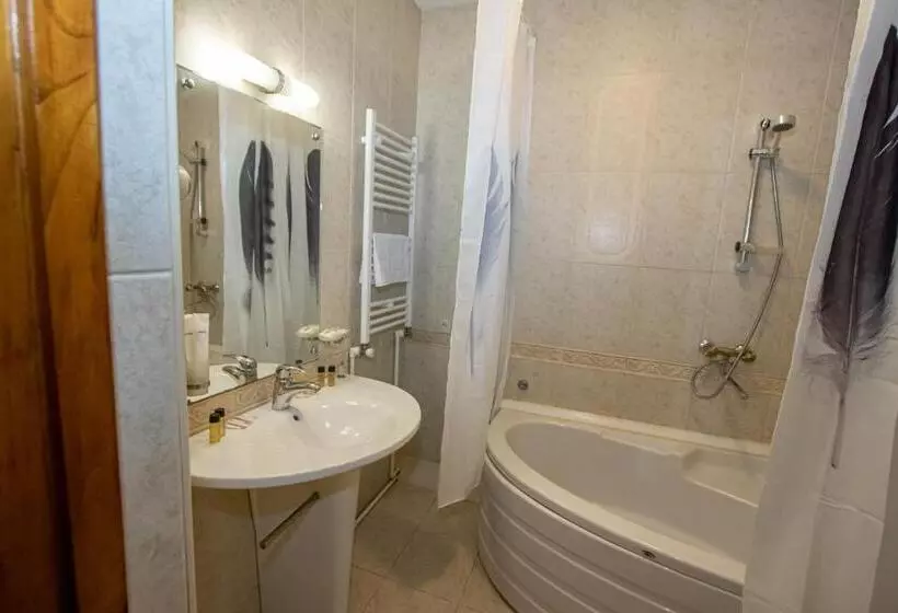 هتل Old Tbilisi 5 Rooms