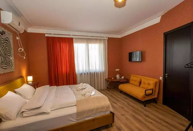 هتل Old Tbilisi 5 Rooms