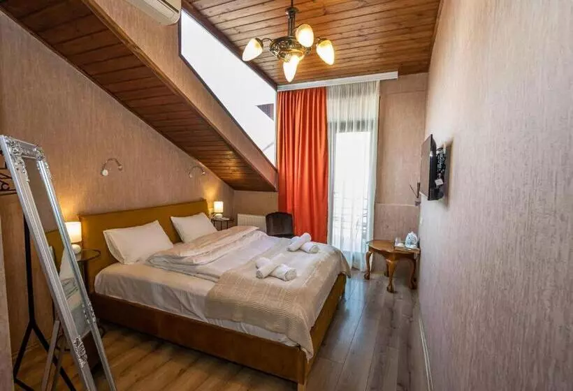 هتل Old Tbilisi 5 Rooms