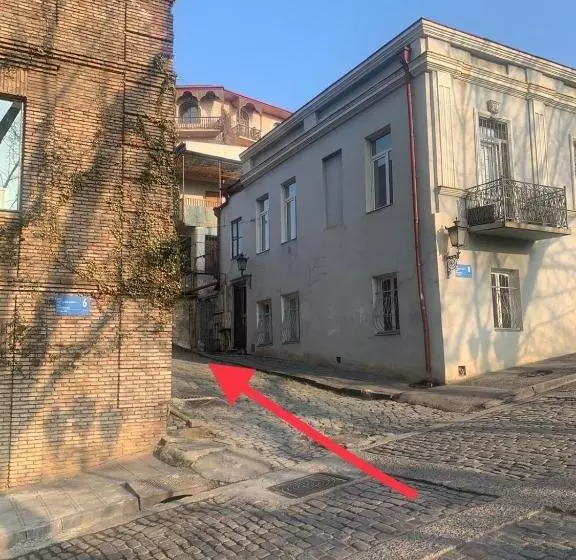 هتل Old Tbilisi 5 Rooms