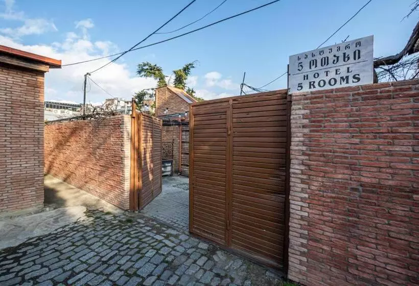 هتل Old Tbilisi 5 Rooms
