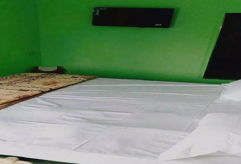 Hotelli Oyo 80568c Galaxy White