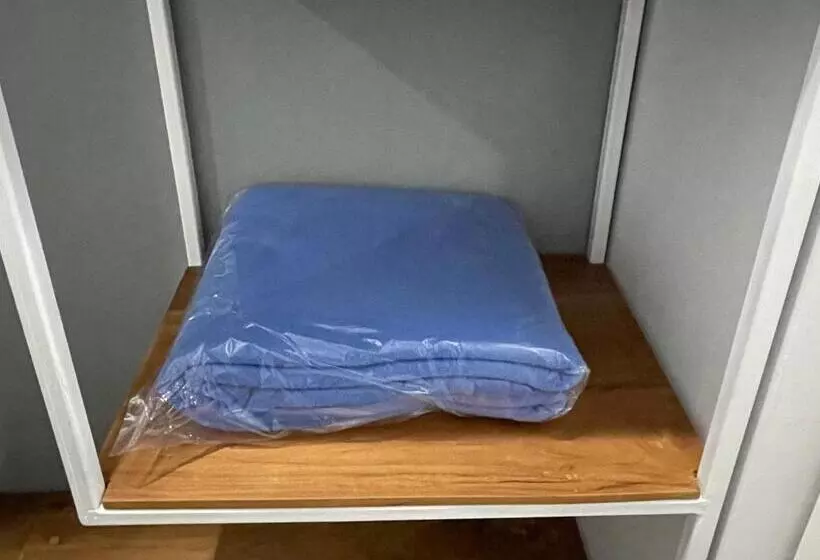 ホテル Reddoorz Plus Near Alun Alun Kota Bora