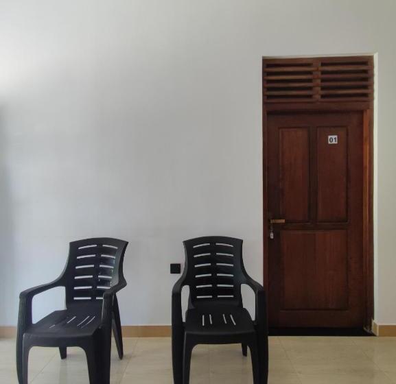 Отель Sara Place