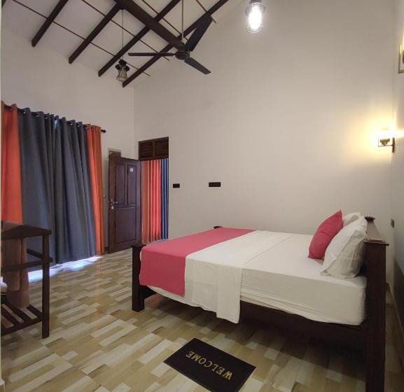 Отель Sara Place