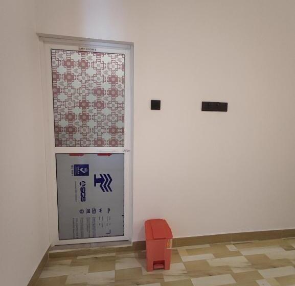 Отель Sara Place