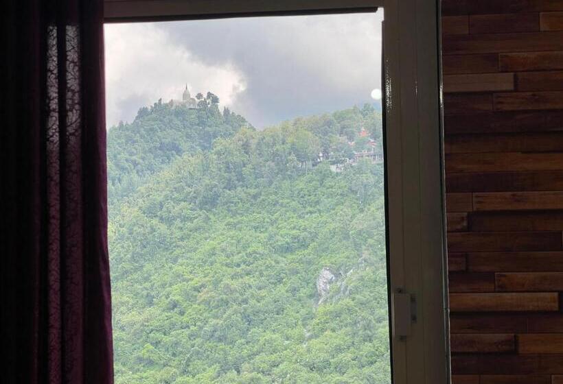 هتل Shivroots Resort