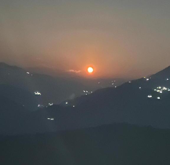 هتل Shivroots Resort