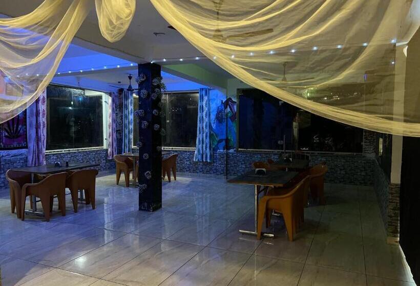 هتل Shivroots Resort