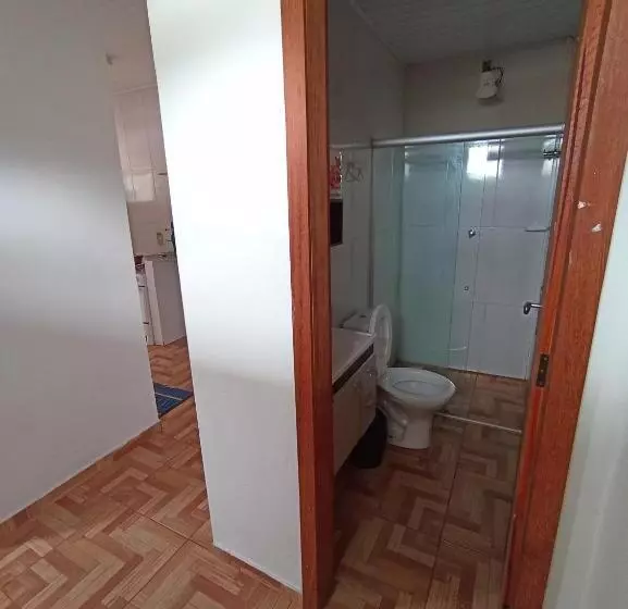 ペンション Aluguel De Suites E Apartamento