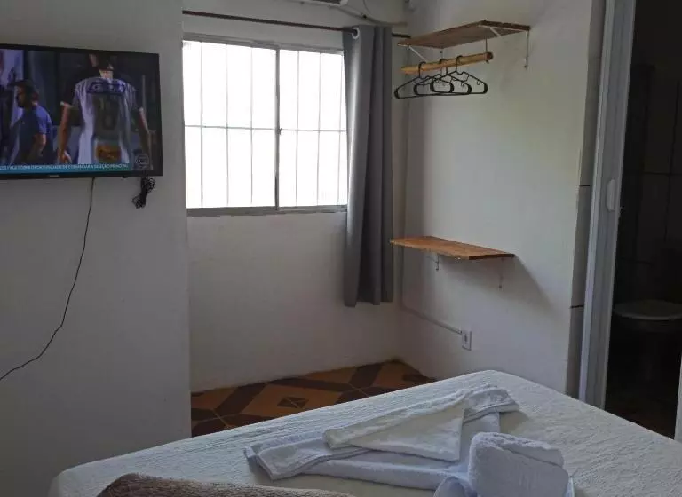 ペンション Aluguel De Suites E Apartamento
