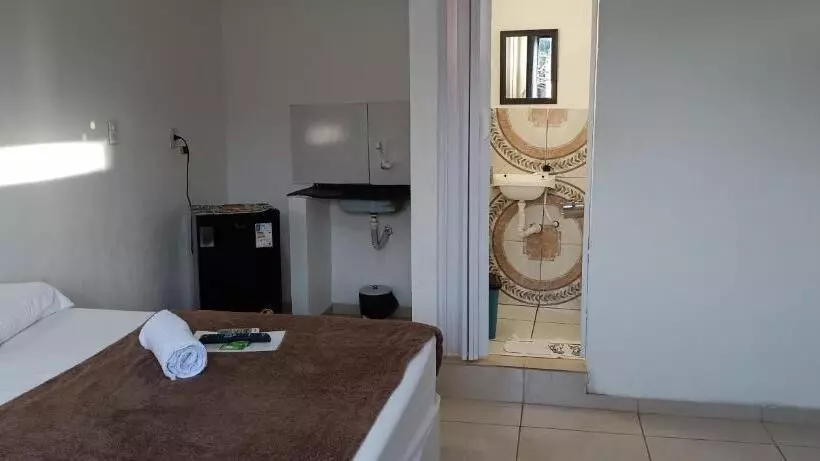ペンション Aluguel De Suites E Apartamento