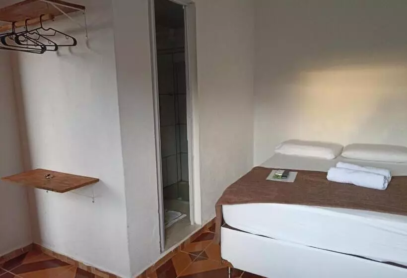ペンション Aluguel De Suites E Apartamento