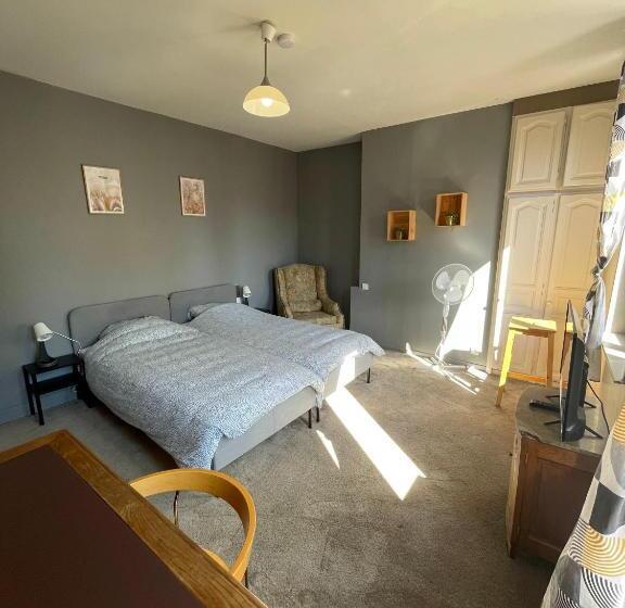 پانسیون Douai House