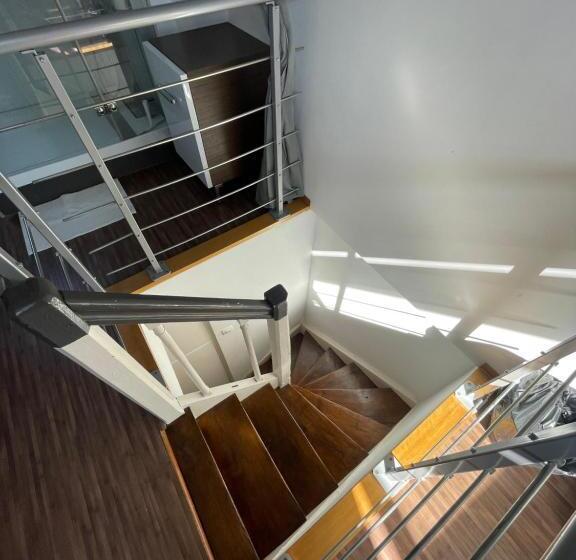 پانسیون Douai House