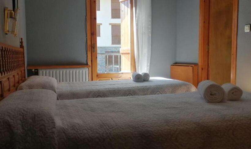 پانسیون Hostal Los Valles