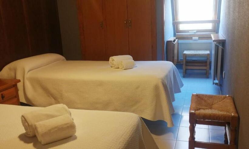 پانسیون Hostal Los Valles