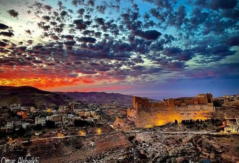 پانسیون Kirakoupolis House & Restaurant