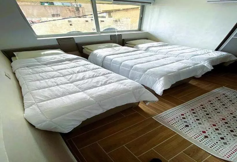 پانسیون Kirakoupolis House & Restaurant