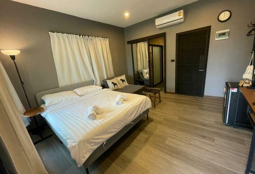 膳宿费 Naramountainkhaoyai รถบ้าน