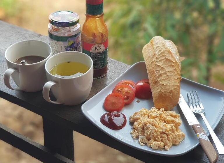 호스텔 Banlung Mountain View Treks & Tours