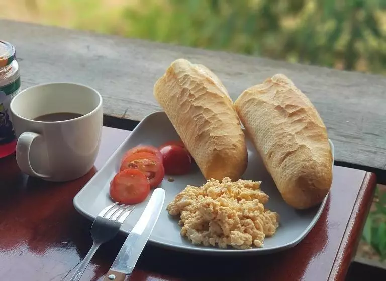 ユースホステル Banlung Mountain View Treks & Tours