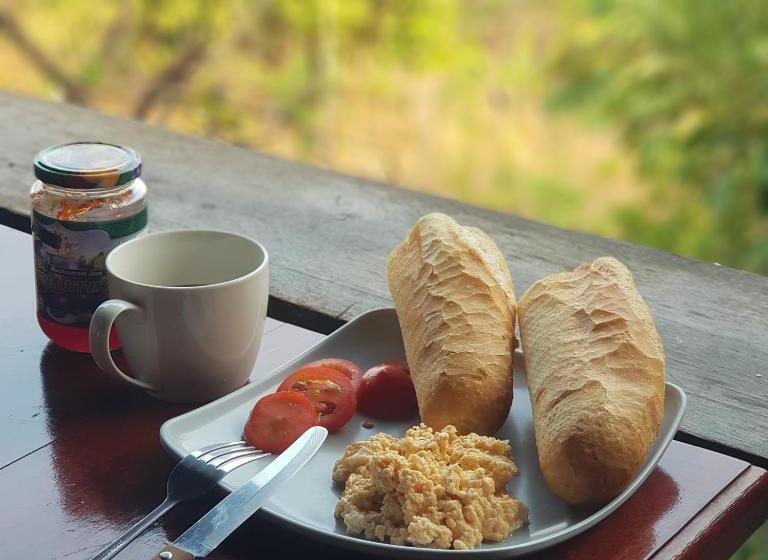 호스텔 Banlung Mountain View Treks & Tours