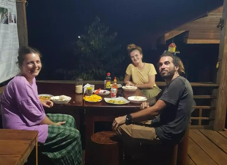 ユースホステル Banlung Mountain View Treks & Tours