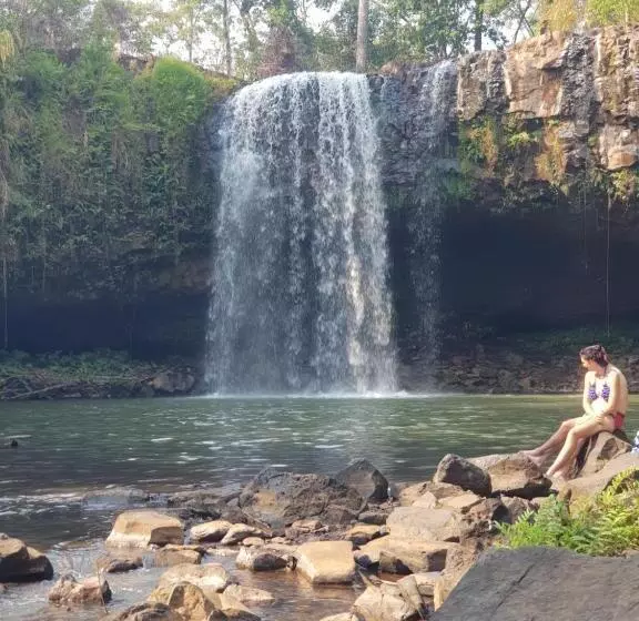 ユースホステル Banlung Mountain View Treks & Tours