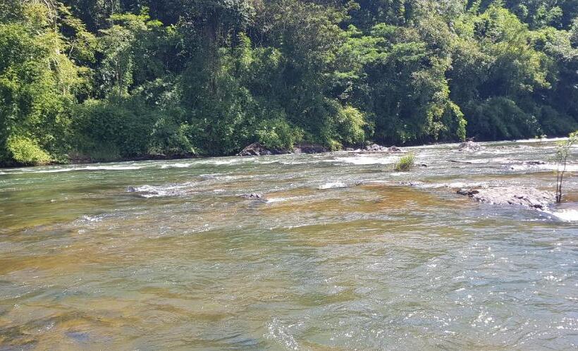 호스텔 Banlung Mountain View Treks & Tours