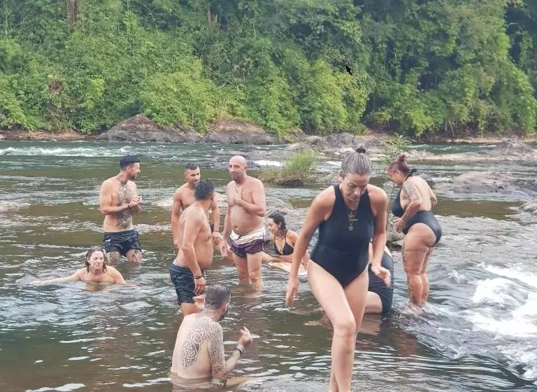 ユースホステル Banlung Mountain View Treks & Tours