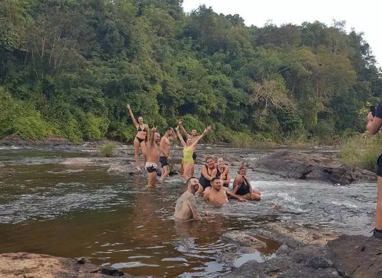 ユースホステル Banlung Mountain View Treks & Tours