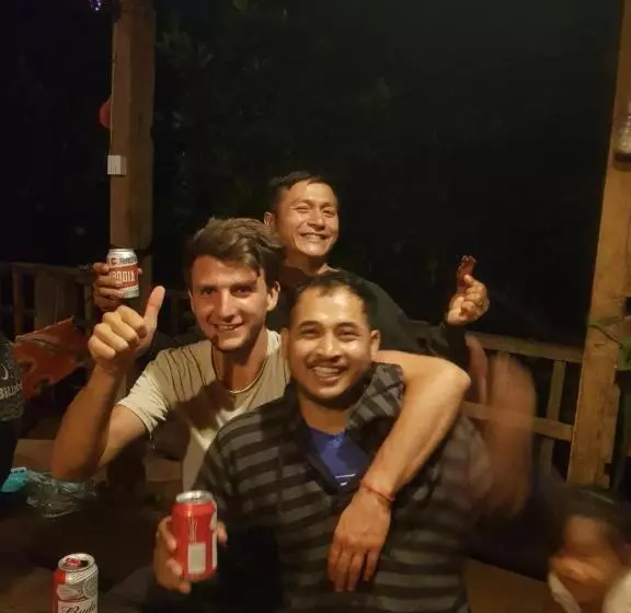 ユースホステル Banlung Mountain View Treks & Tours