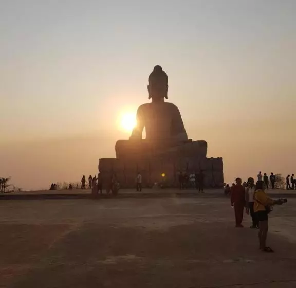 ユースホステル Banlung Mountain View Treks & Tours