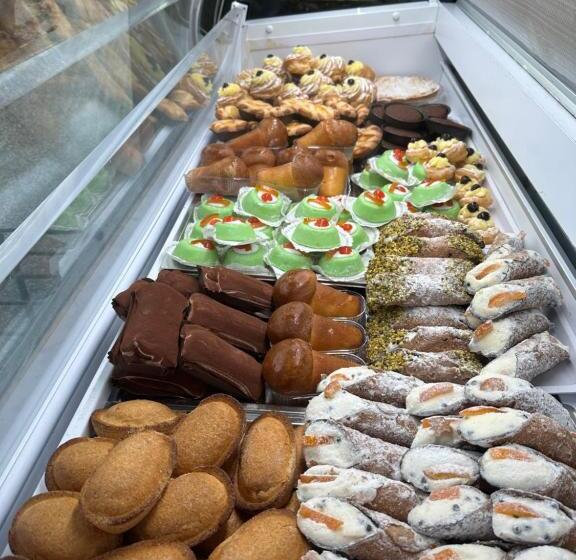 تختخواب و صبحانه Michelangelo Home