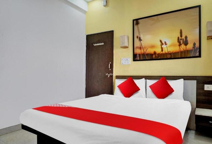 هتل Flagship Satnam Inn Near Sant Tukaram Nagar Metro Station