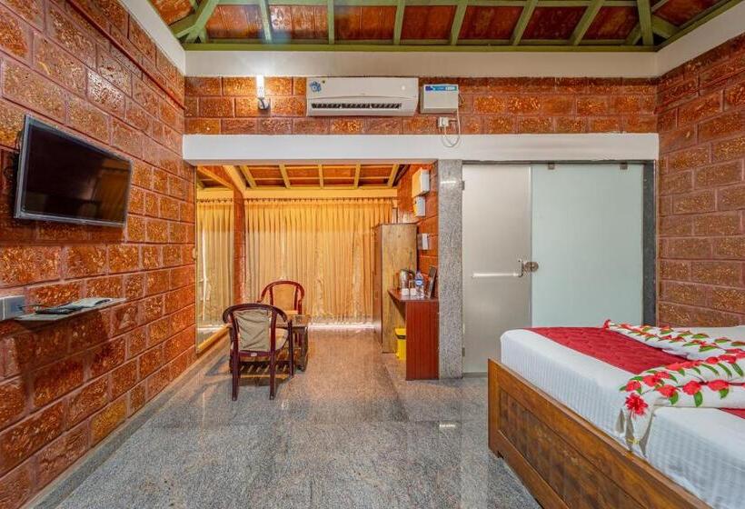 هتل Nathan Resort With Swimming Pool