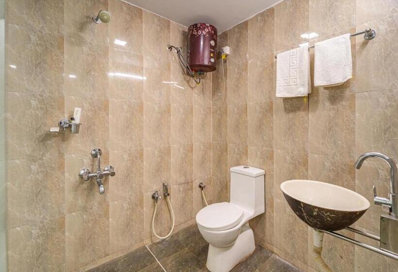 هتل Nathan Resort With Swimming Pool