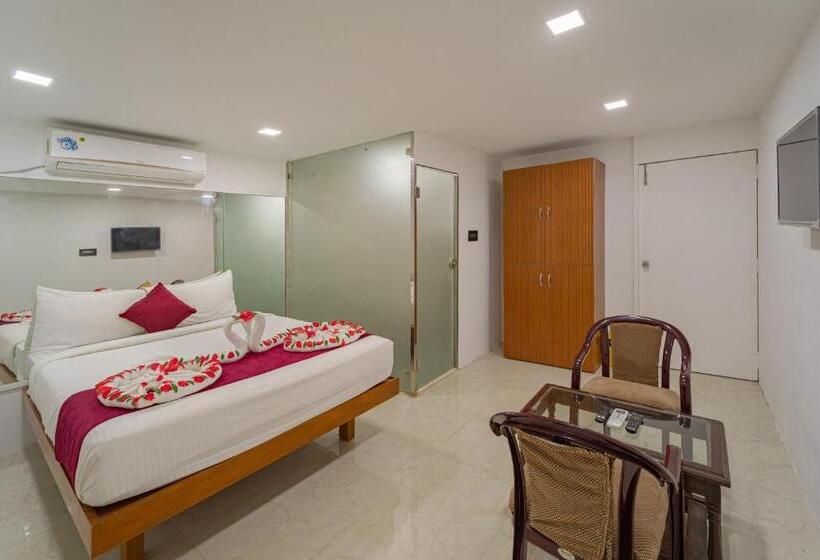 هتل Nathan Resort With Swimming Pool