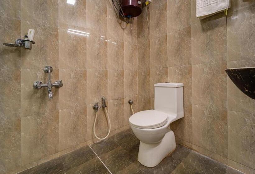 هتل Nathan Resort With Swimming Pool