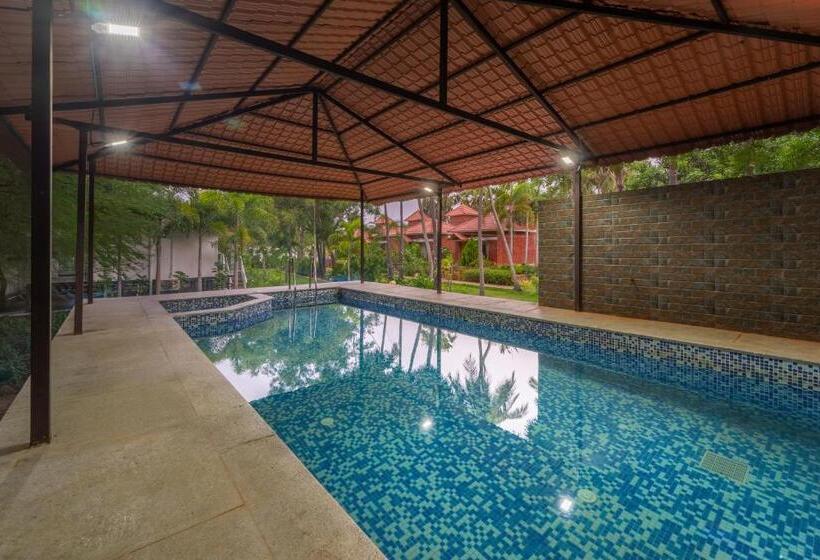 هتل Nathan Resort With Swimming Pool