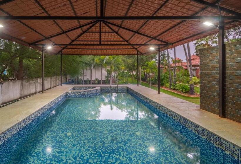 هتل Nathan Resort With Swimming Pool