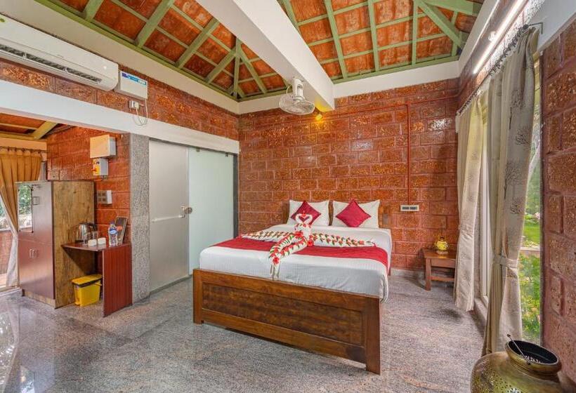 هتل Nathan Resort With Swimming Pool