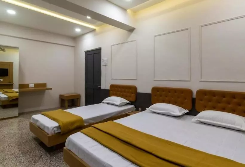 Hotelli Prince Residency Club House