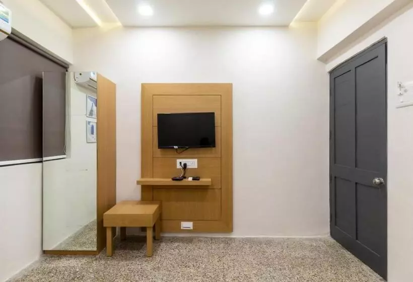 Hotelli Prince Residency Club House