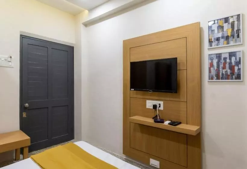 Hotelli Prince Residency Club House