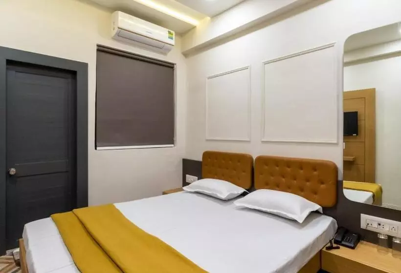 Hotelli Prince Residency Club House